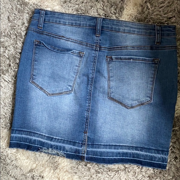 Jean skirt used once only size 7 - Picture 2 of 3